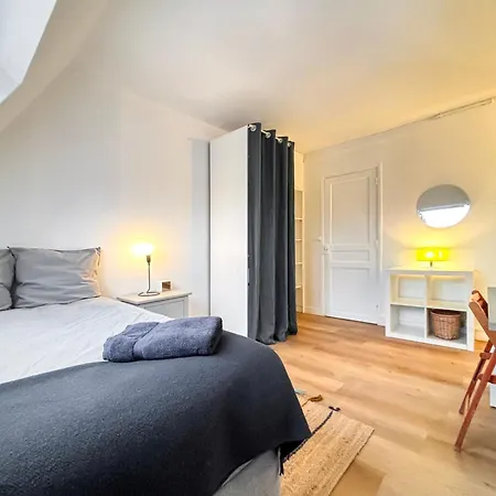 Dans Le Quartier Des Martyrs Appartement Parijs